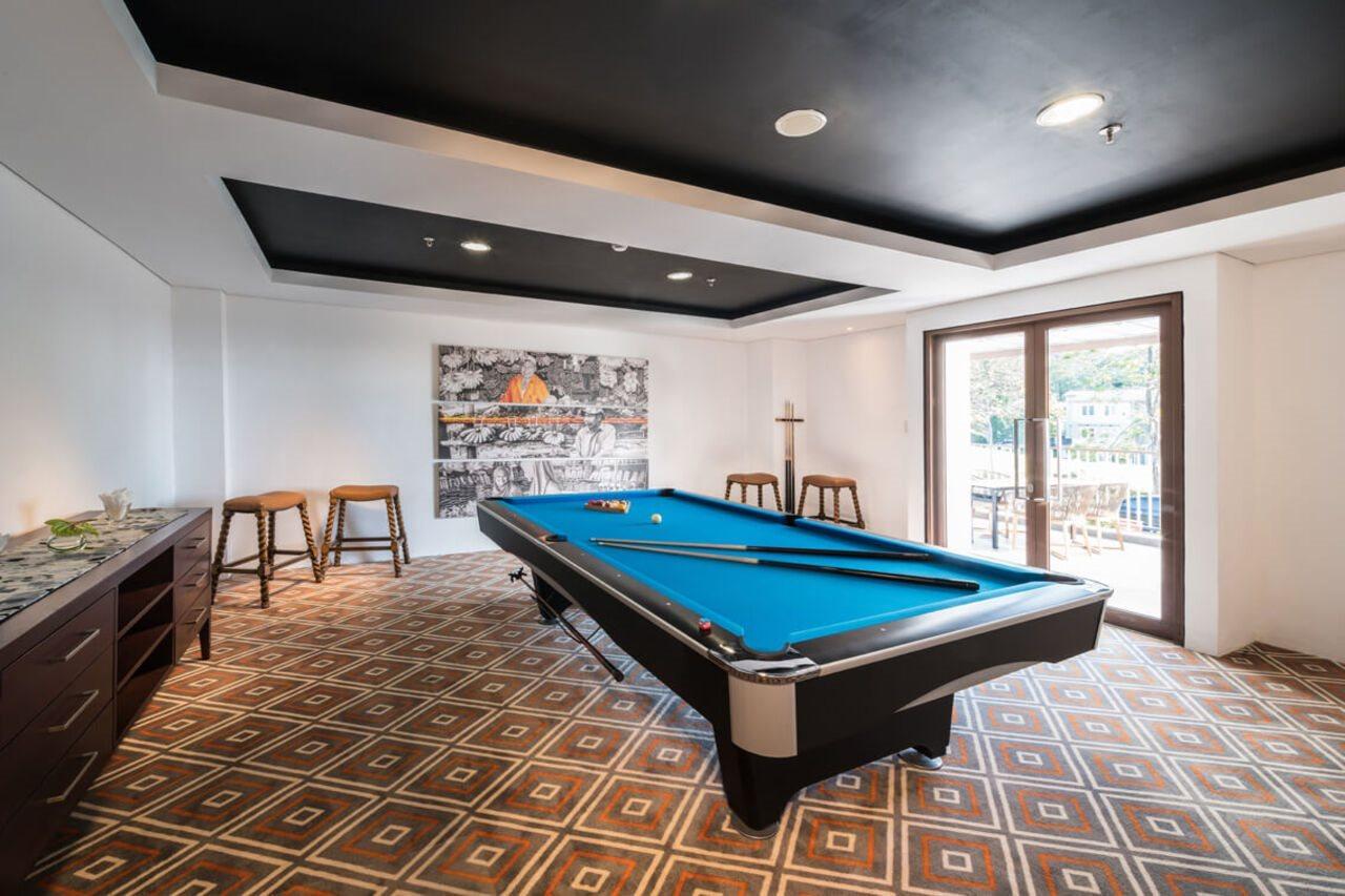 Hotel The Botanica Sanctuary Puncak Exteriér fotografie A pool table