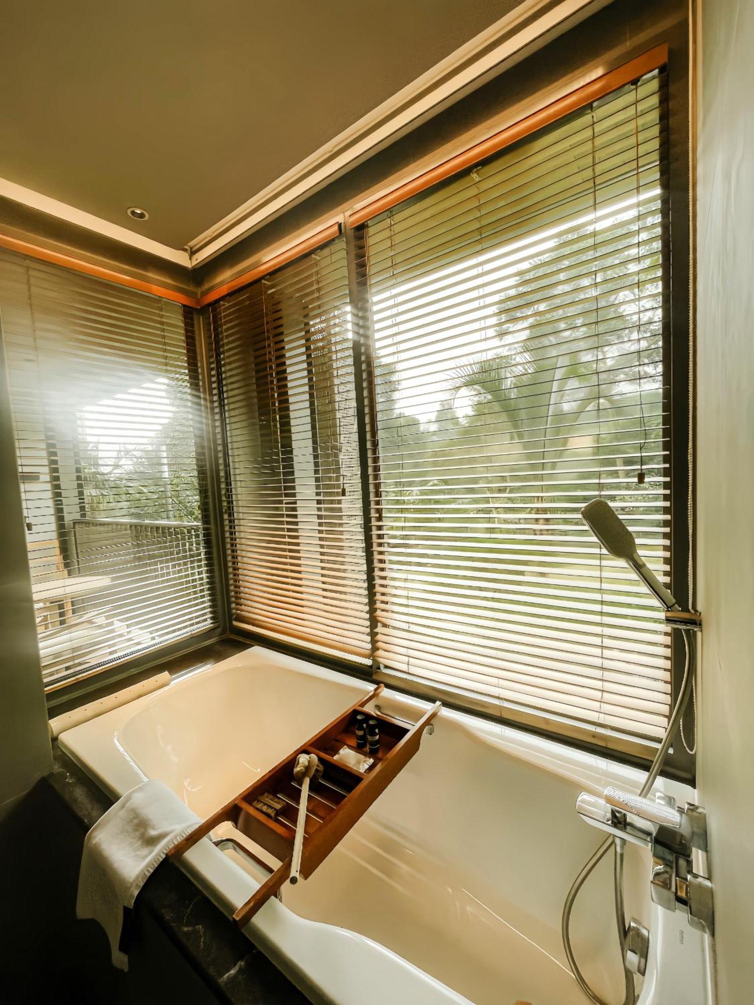 Hotel The Botanica Sanctuary Puncak Pokoj fotografie Venetian blinds
