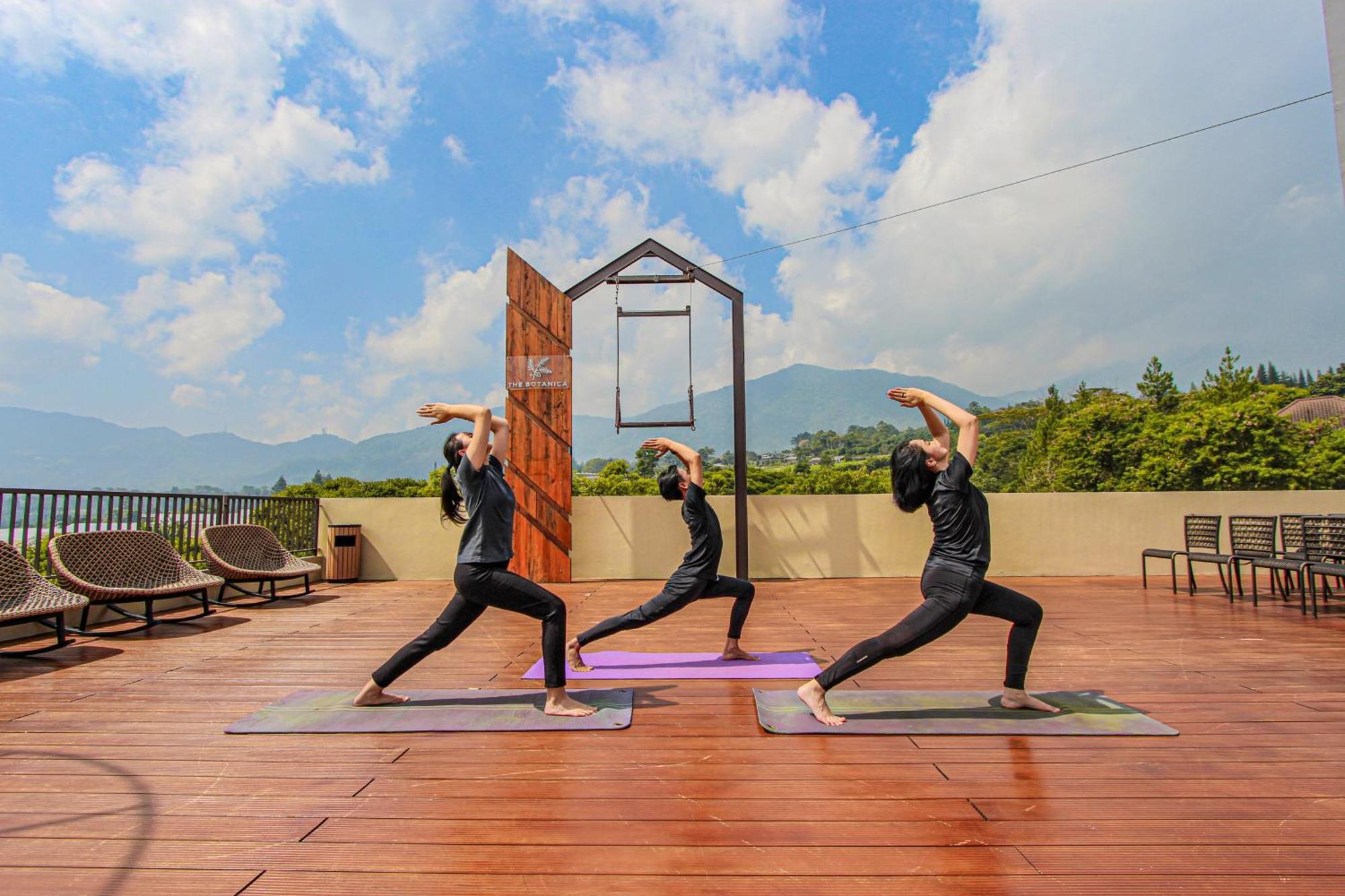 Hotel The Botanica Sanctuary Puncak Exteriér fotografie The Yoga Deck